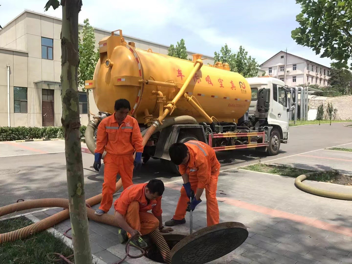 殷都化粪池清理与5-8吨吸粪车施工效率分析